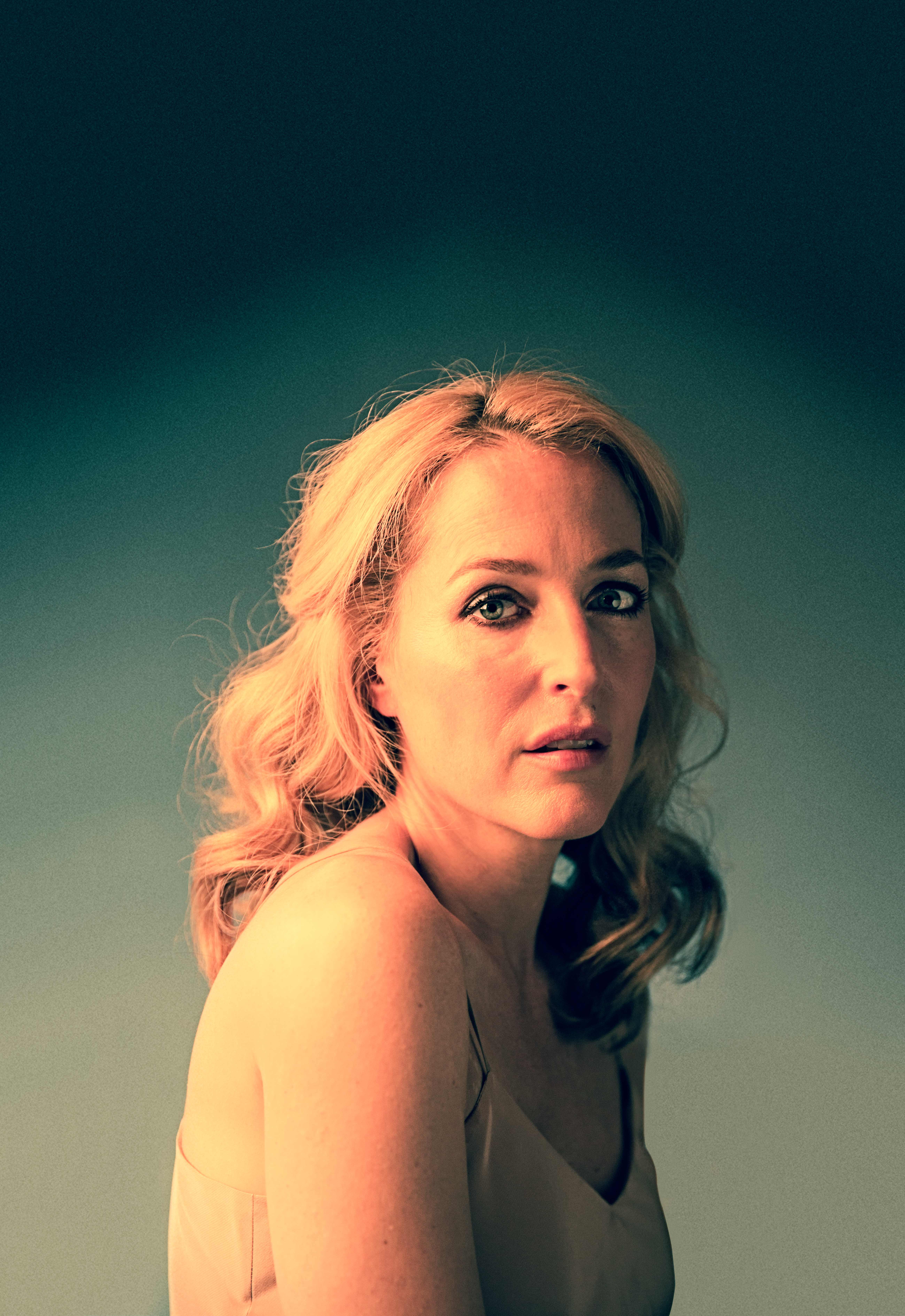 Gillian Anderson 678